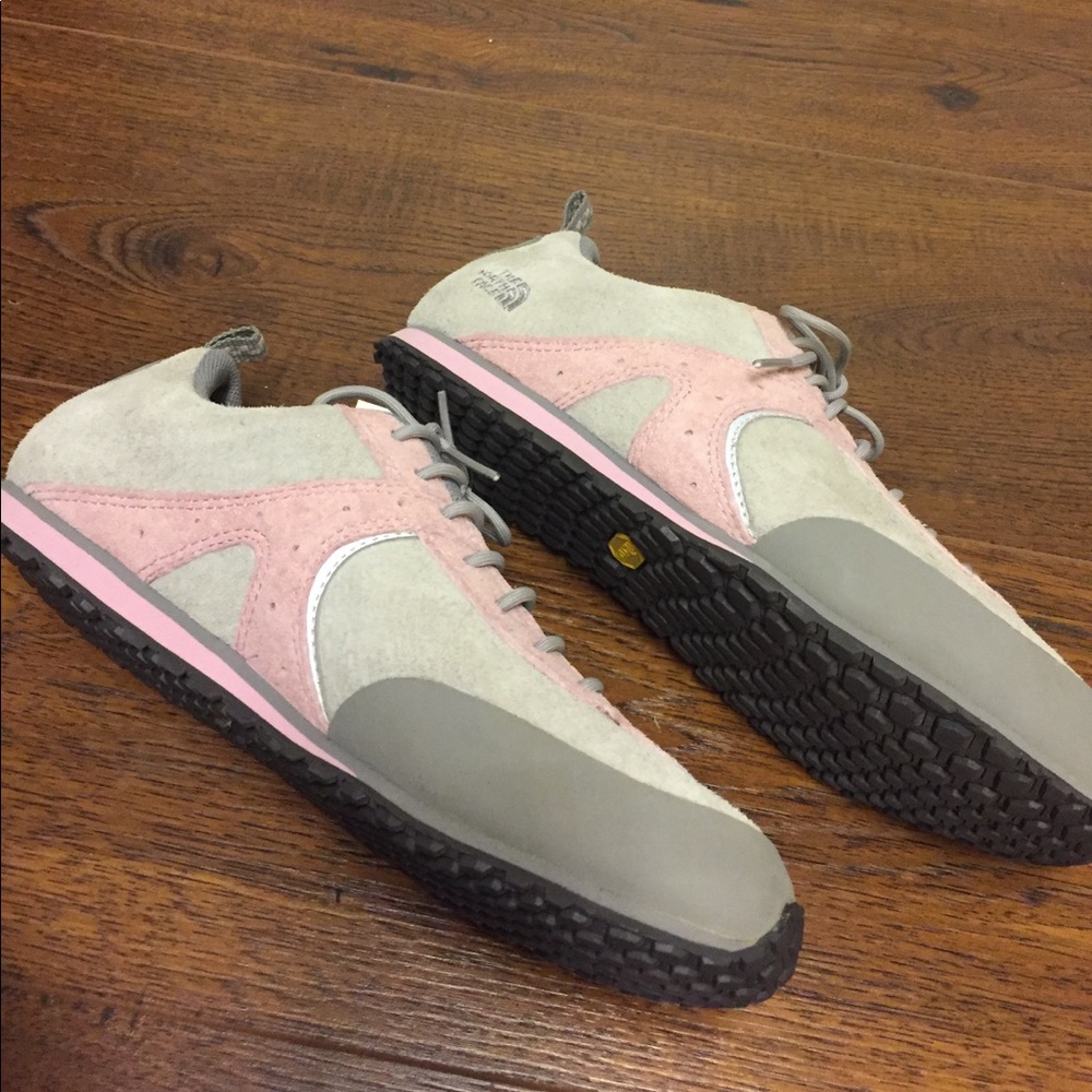 NWT The North Face Tennis Shoes - Picture 3 of 5