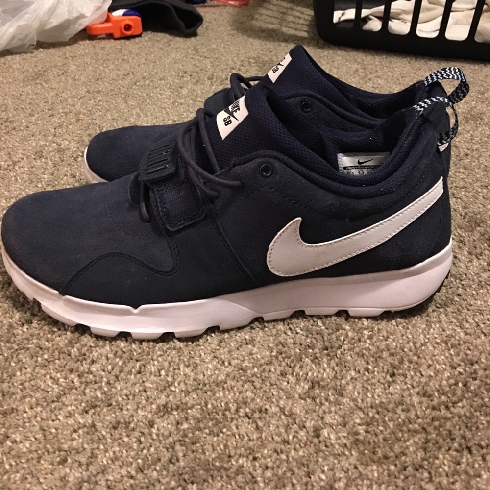 NIKE SB TRAINERENDOR Size 10.5 navy blue