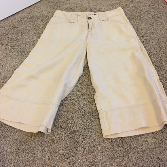 Linen capris - Picture 1 of 3