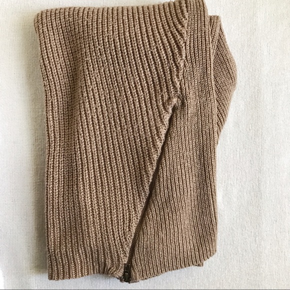 *PRICE DROP!* Tan Double-Zip Sweater - Picture 8 of 8