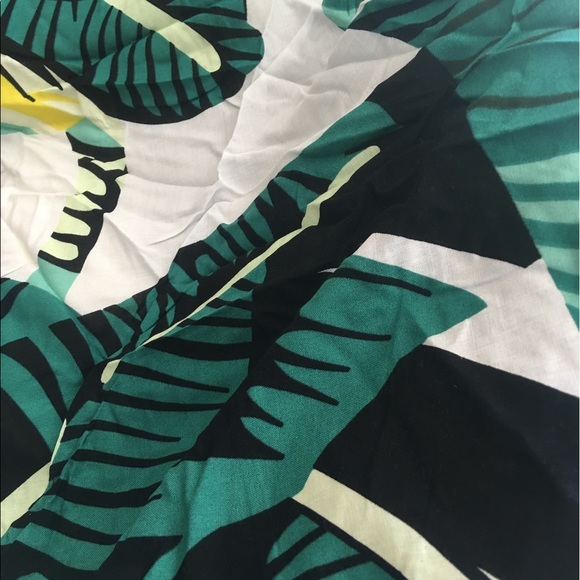 ✨Banana Plant Patterned Round Beach Blanket✨ - Picture 2 of 4