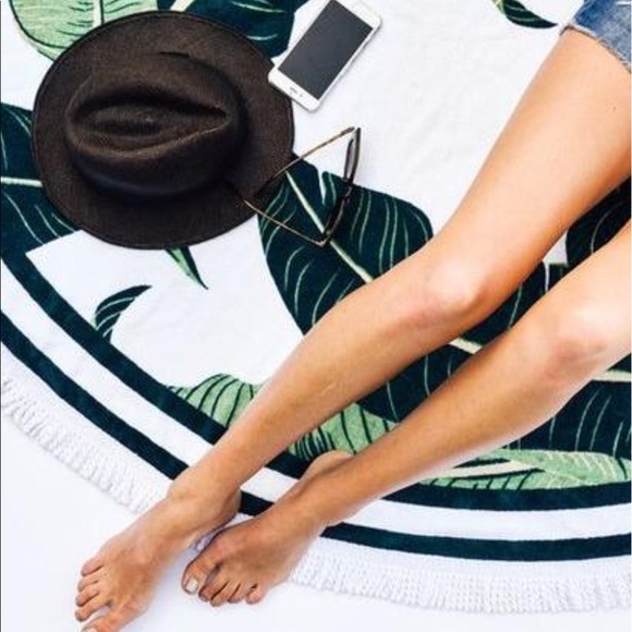 ✨Banana Plant Patterned Round Beach Blanket✨ - Picture 3 of 4