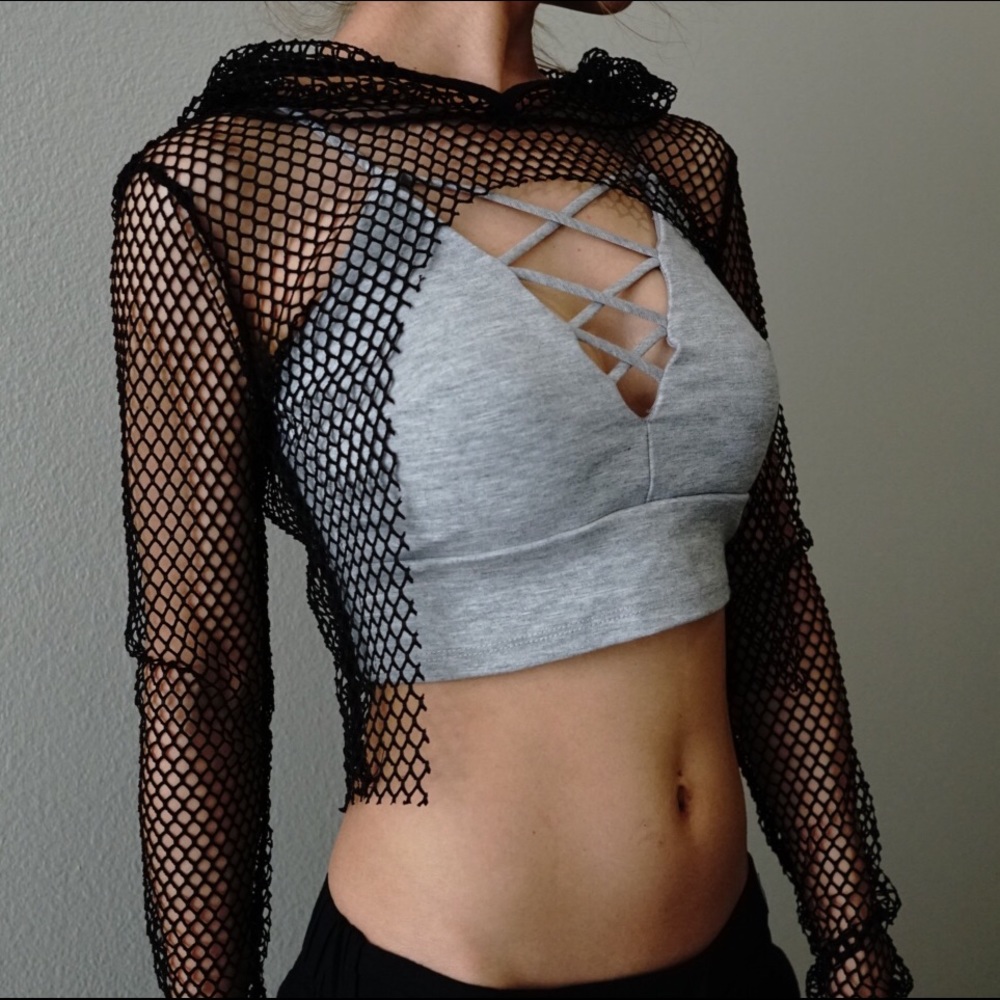 LONG SLEEVED MESH HOODED CROP TOP