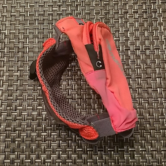 ✳️Sold✳️ Workout accessory bundle - Picture 2 of 8