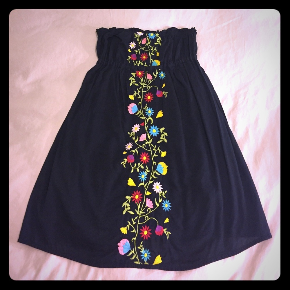 Sale 🎇Raviya embroidered strapless dress