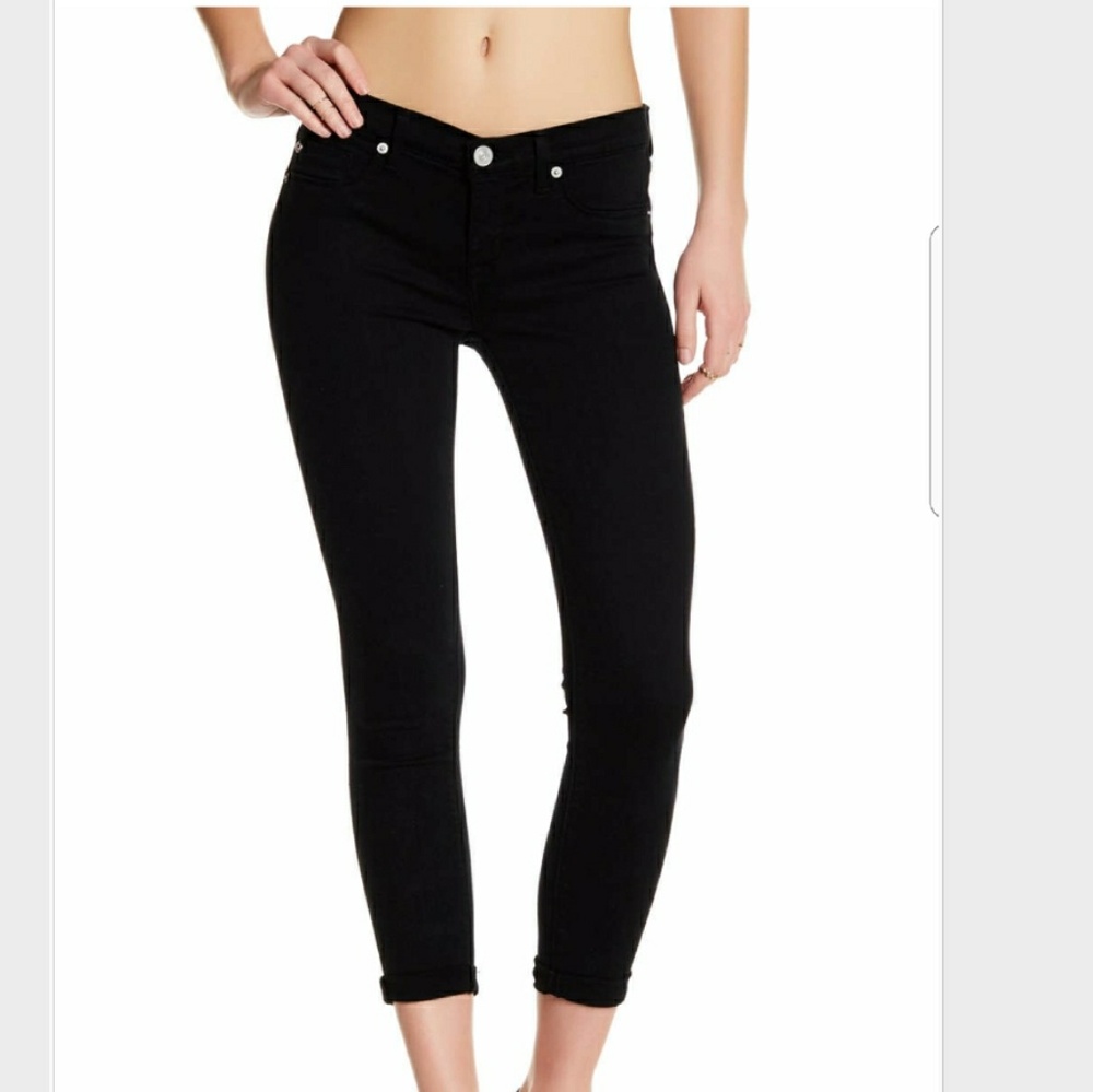 🚫🚫SOLD🛇🛇Hudson cropped Jean