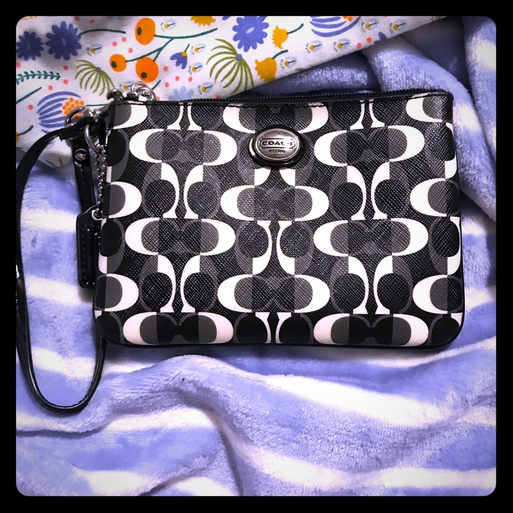 Coach wristlet‼️🌸