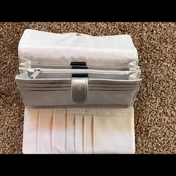 Wallet...REDUCED!!!! - Picture 2 of 2