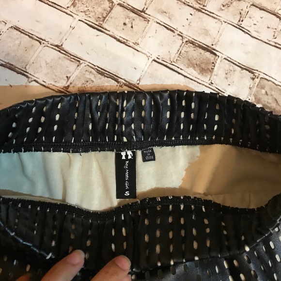 Boys meets girls shorts - Picture 2 of 3