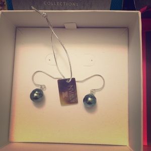 Kwan Collection Pearl Dangle Earrings