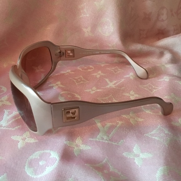 ??Authentic FENDI Light Pink Sunglasses ? main image 5