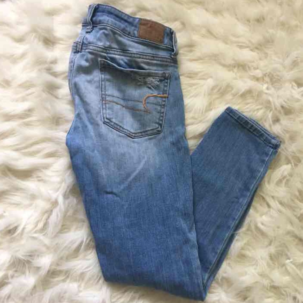 American Eagle distressed jeans