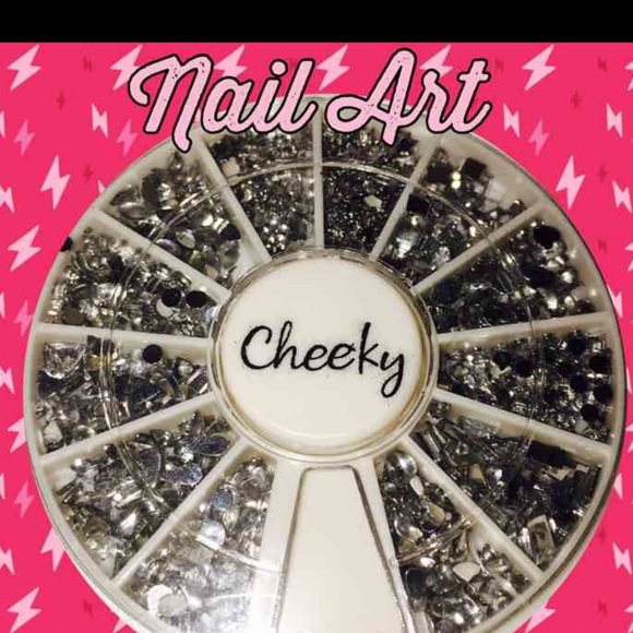 Rhinestone Wheel Nail Art - Picture 2 of 2