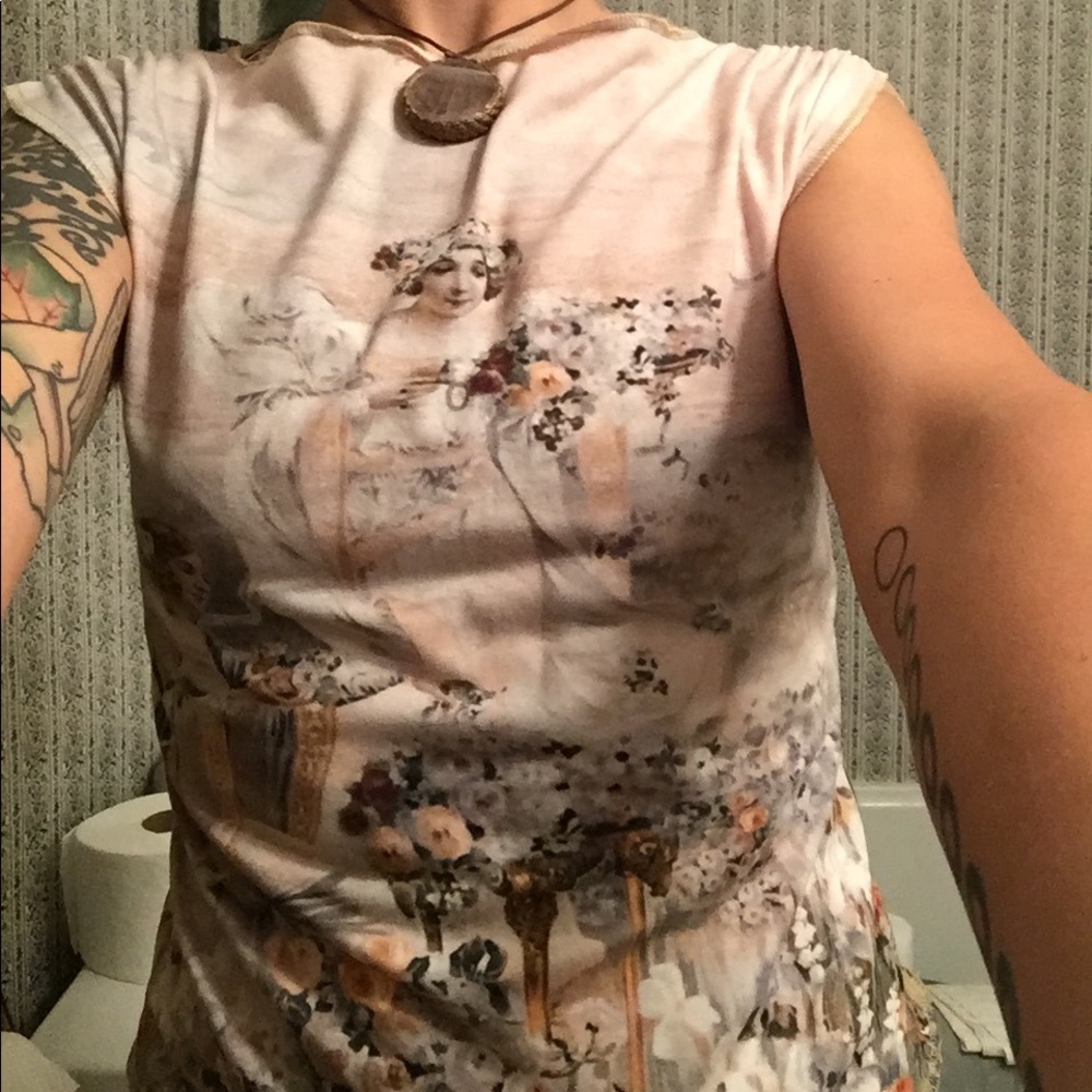 'L' Garden of Roses loose fit Grecian tee