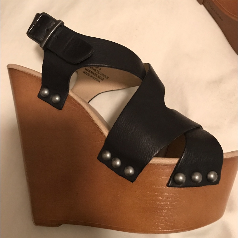 Black wedges. Zigi Soho