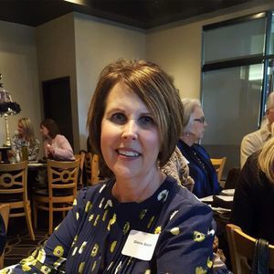 Meet your Posher, Gloria