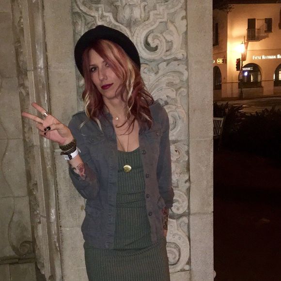 Meet your Posher, Meredith - Picture 1 of 1