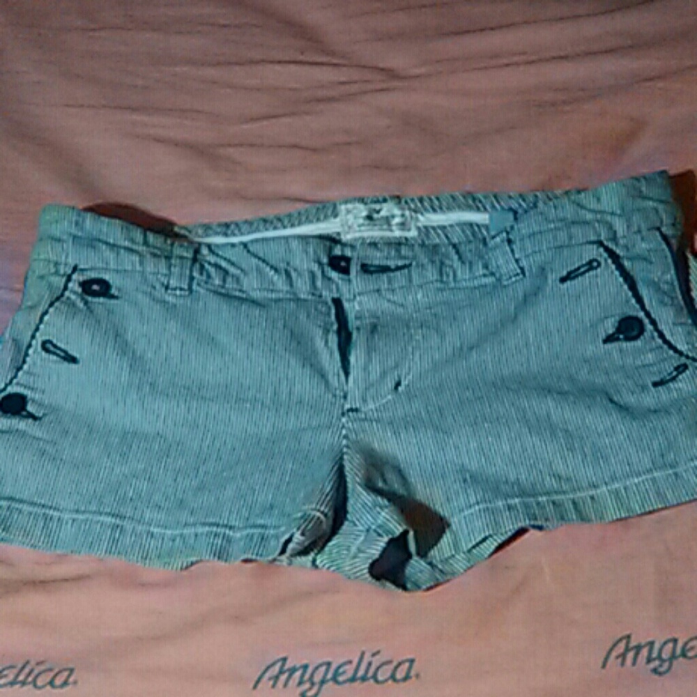 American  eagle  stripes  shorts