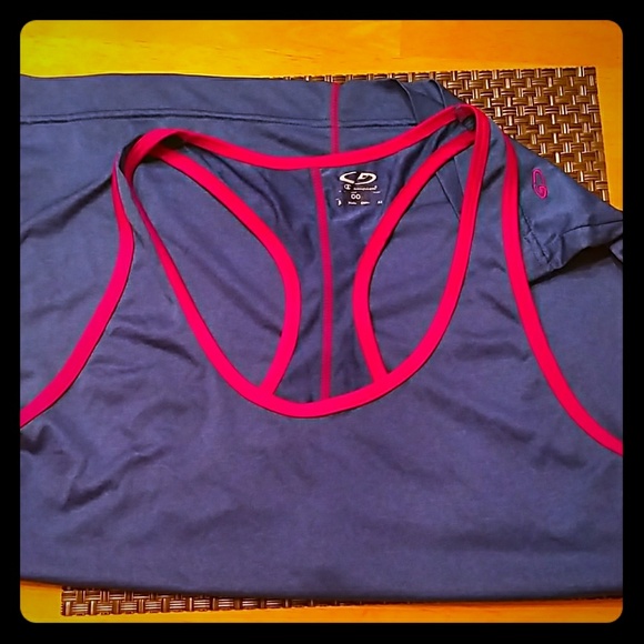 Bundled workout tank tops - Picture 4 of 5