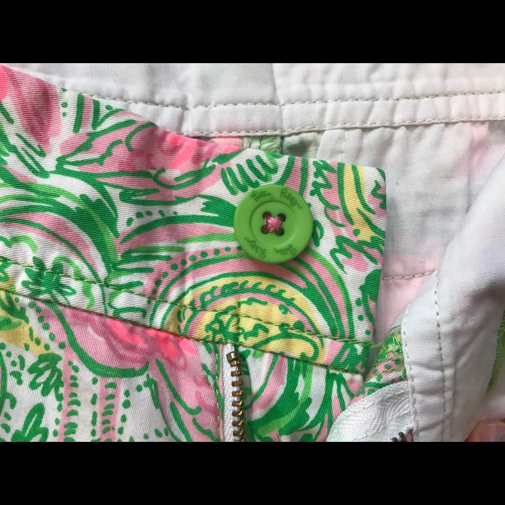 BRAND NEW, Lilly Pulitzer Walsh shorts. - Picture 2 of 3