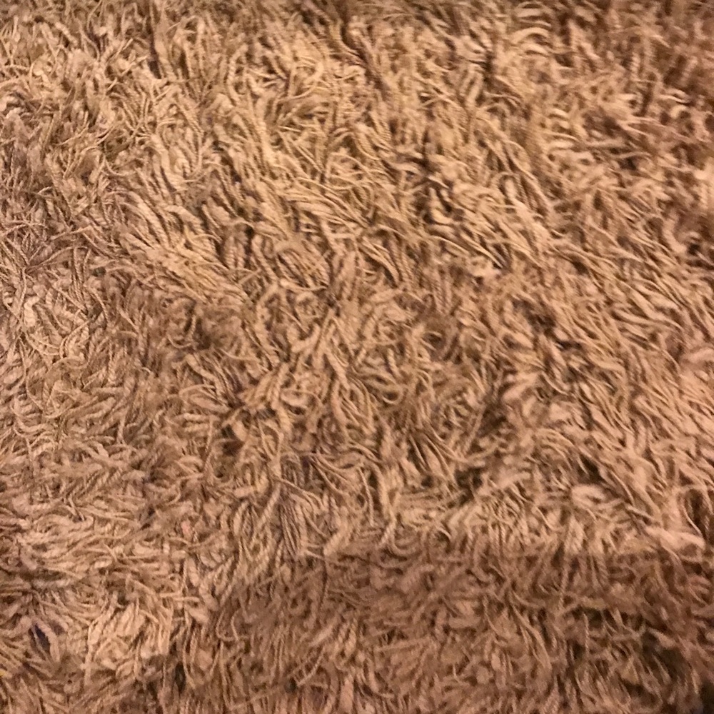 Meet your Posher, Amira