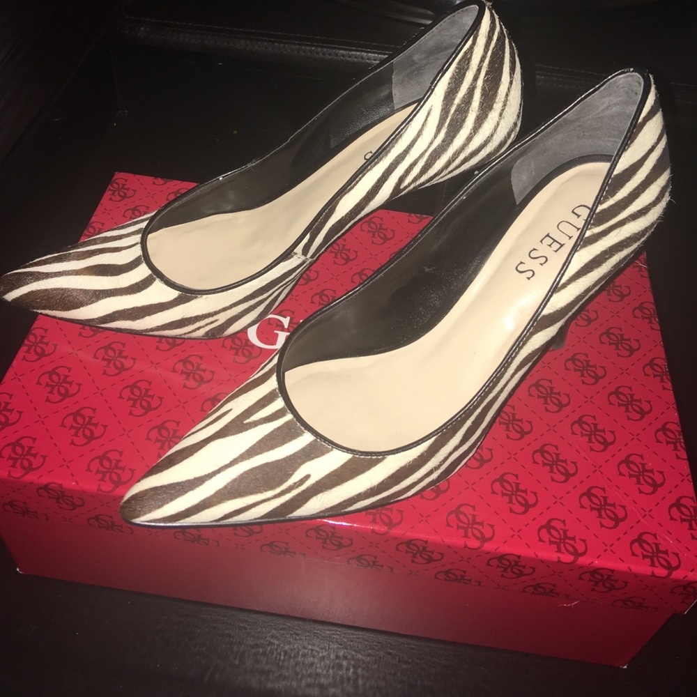 Guess zebra print heels size 6 pointy toe