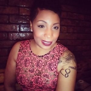 Meet your Posher, Latisha