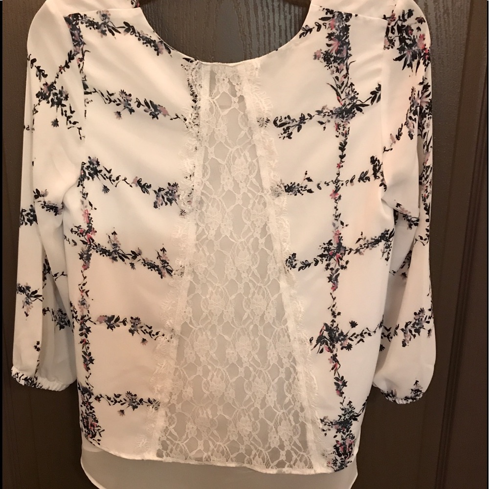 3/4 sleeve floral blouse