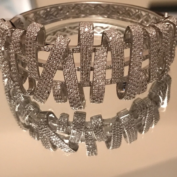 Bracelet 💋 - Picture 2 of 4