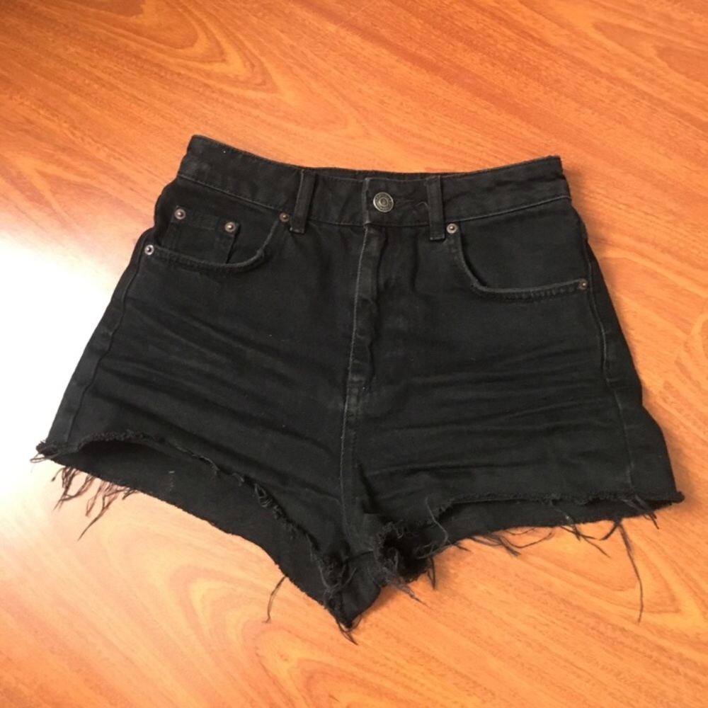 TOPSHOP Moto Black Denim Shorts