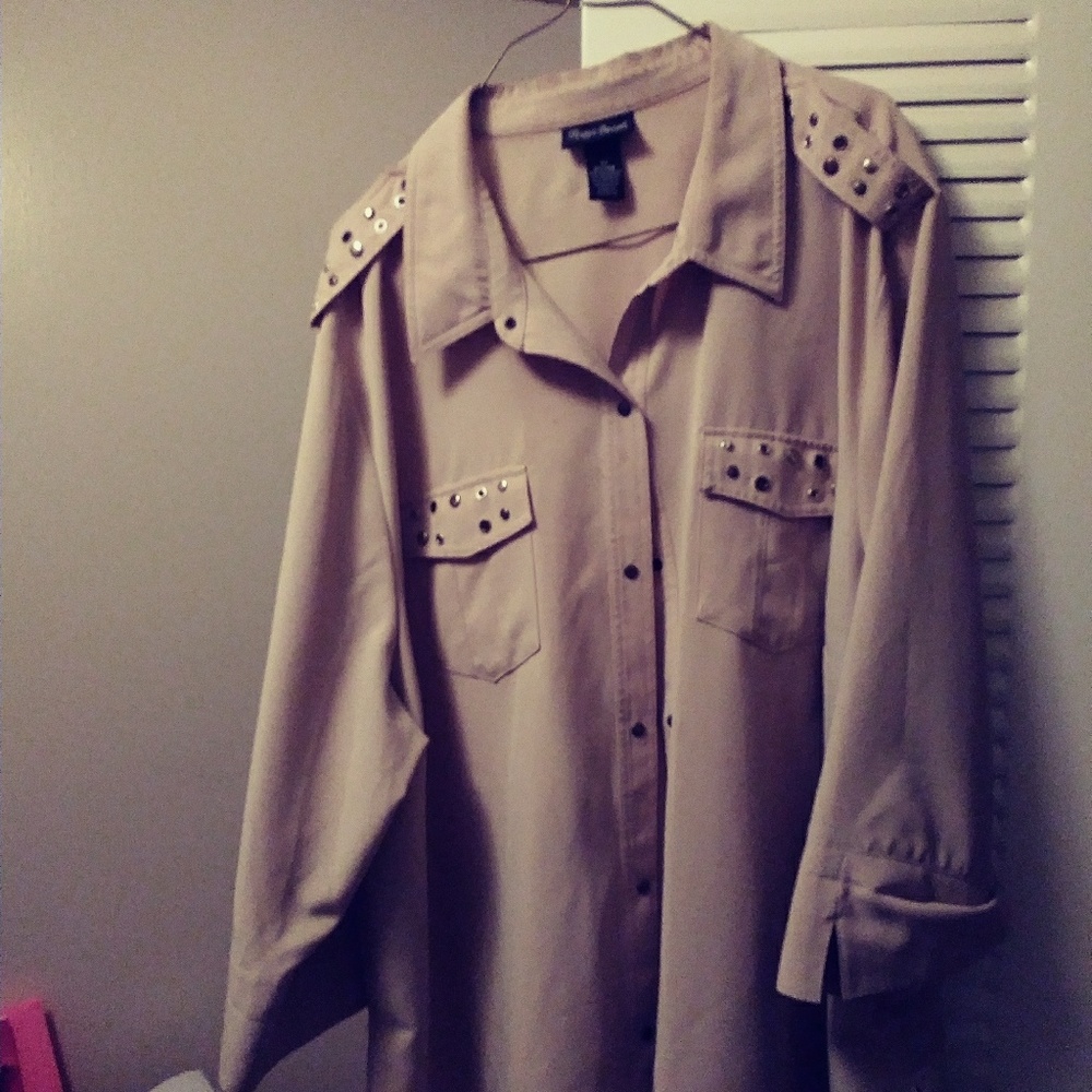 Shirts - Picture 3 of 8