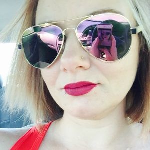 Meet your Posher, Tonya