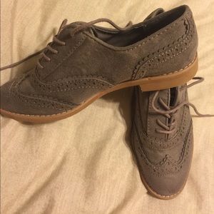 $5 Clean-up Sale💥Gray Gap Lace up Oxford