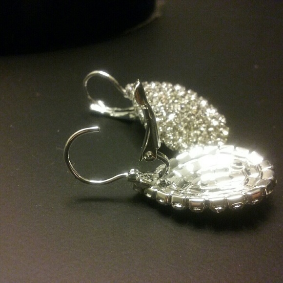 Full Rhinestone Teardrops Earrings - Picture 2 of 5