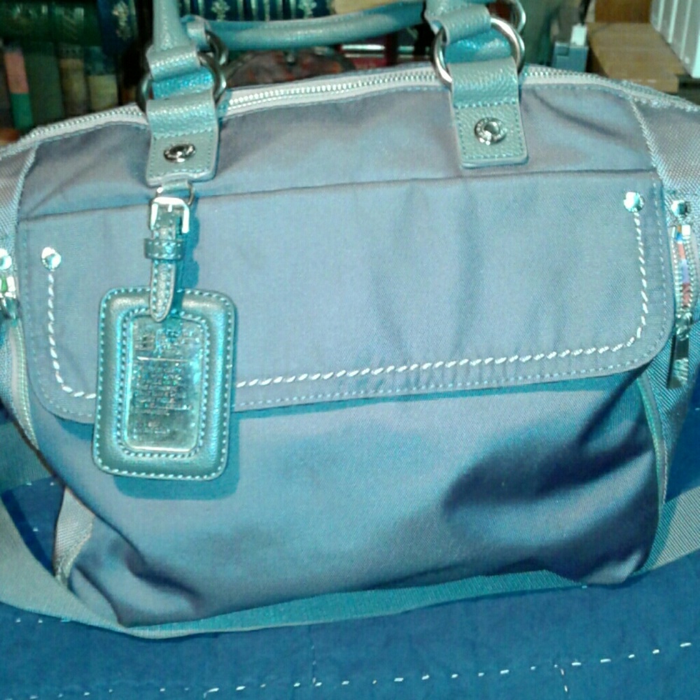 FINALPRICE DROP GEORGE, GINA & LUCY "TOMCAT" PURSE