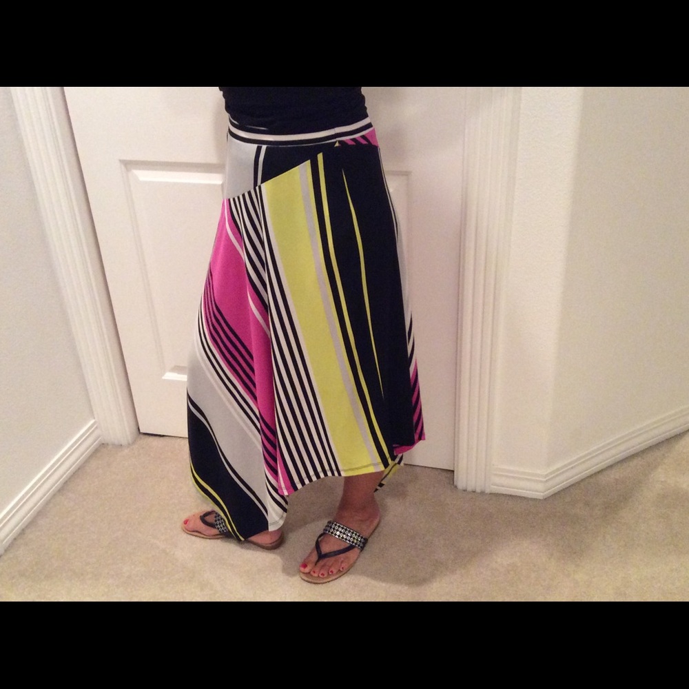 Colorful Handkerchief Hemline Skirt