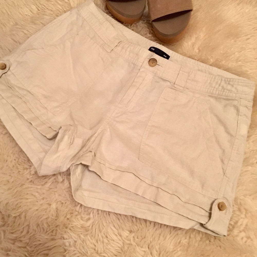⭐️ Gap white linen shorts 8