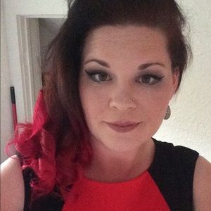 Meet your Posher, Alexis