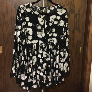 Bell Sleeve Floral Keyhole Tunic