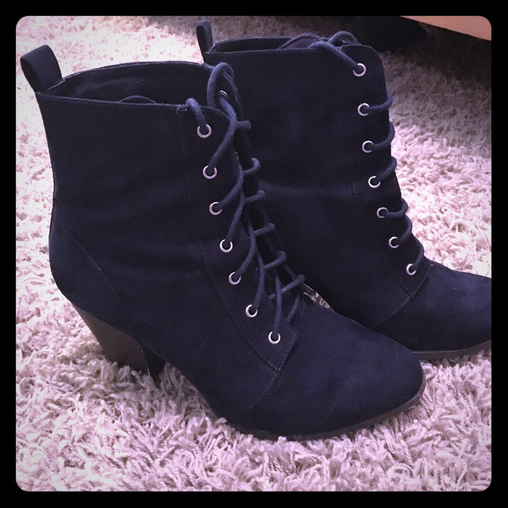 Navy blue heels