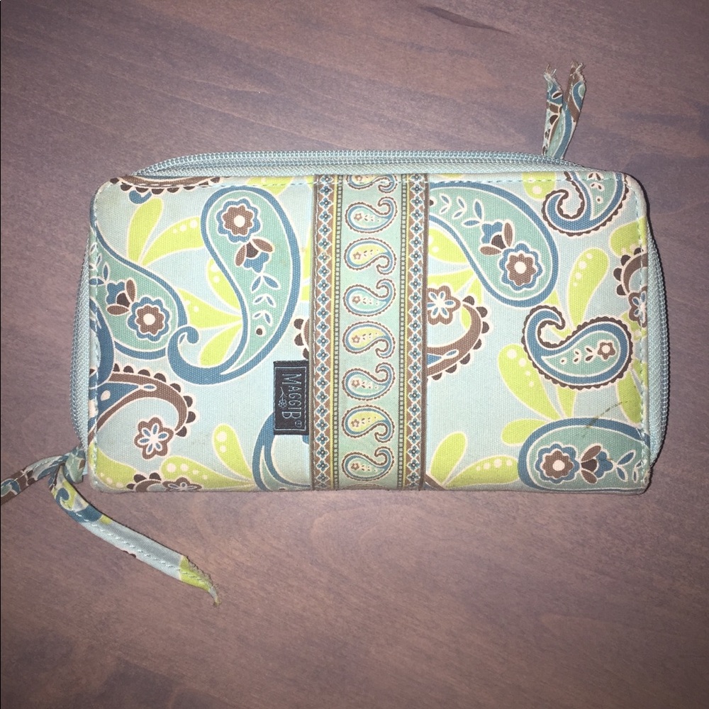 Maggie B. Wallet