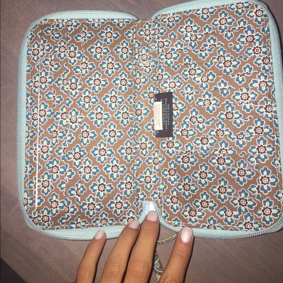 Maggie B. Wallet - Picture 3 of 3