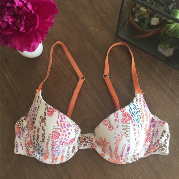 Victoria's Secret Other - Victoria's Secret lined Demi bra 32B