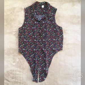 Rockabilly style front tie sleeveless top 😻