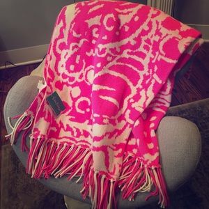 Lilly Pulitzer GWP throw - $1000 spend gift