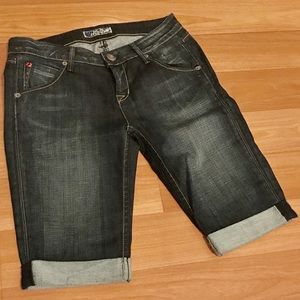 HUDSON WOMEN'S KNEE CUFFED SHORT SIZE-26