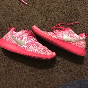 Pink Roshes Nike