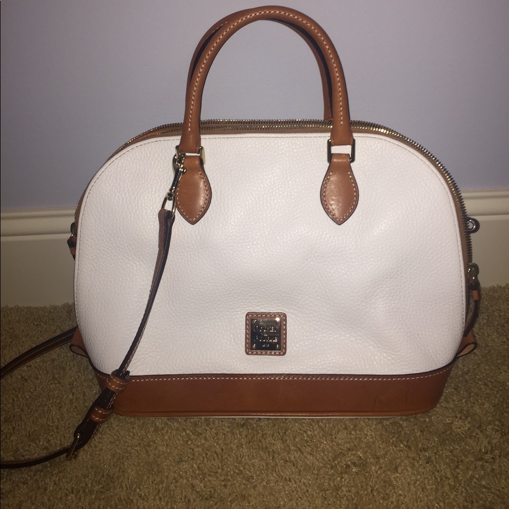 Dooney and Bourke brand new bag!! Never worn!!