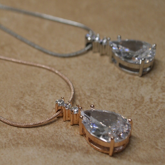 New Rose Gold or Silver Crystal Teardrop Necklace - Picture 2 of 8