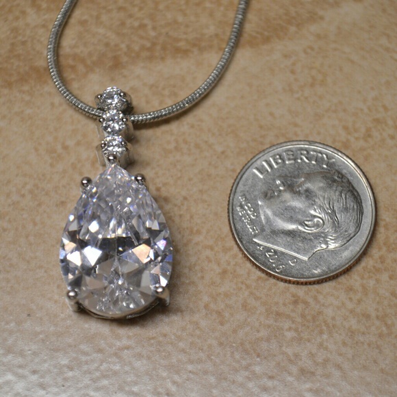 New Rose Gold or Silver Crystal Teardrop Necklace - Picture 5 of 8